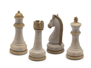 Kit com 4 peças do xadrez decorativas em resina