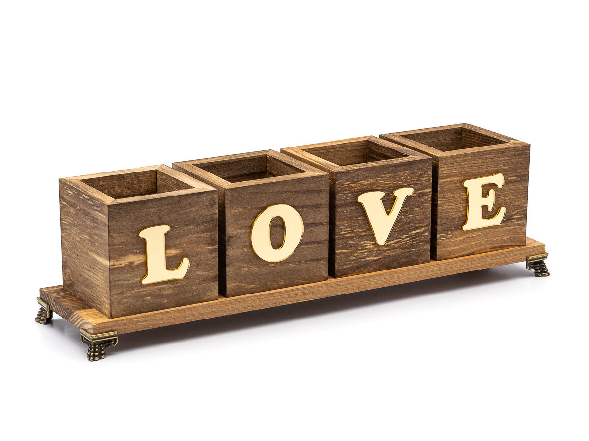 Vasos decorativos palavra love espelhada com base de madeira