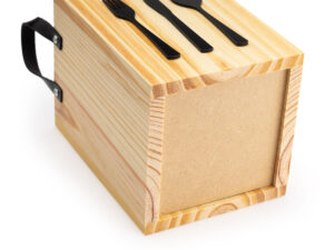 Porta talher quadrado madeira de pinus com alça de couro